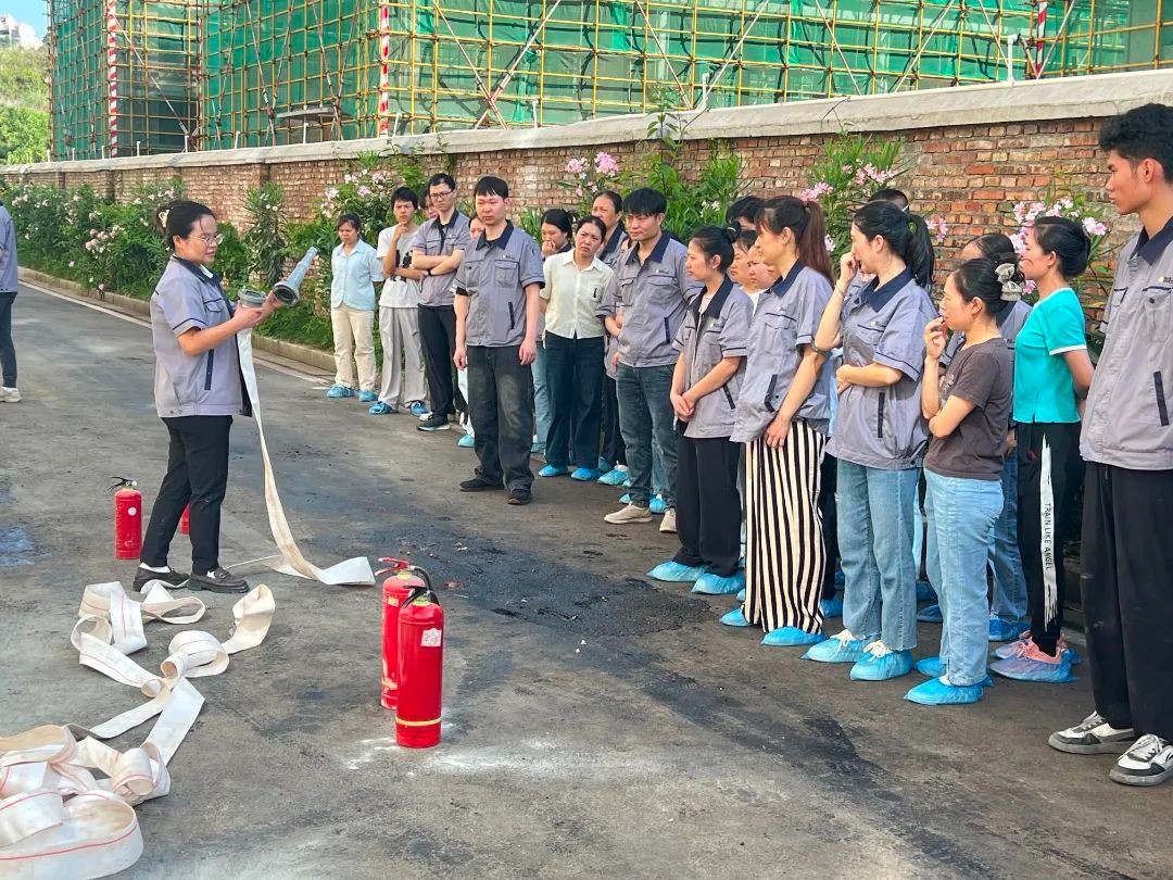 筑牢安全防线,EBET易博·(中国集团)首页官网开展员工消防安全实战演练