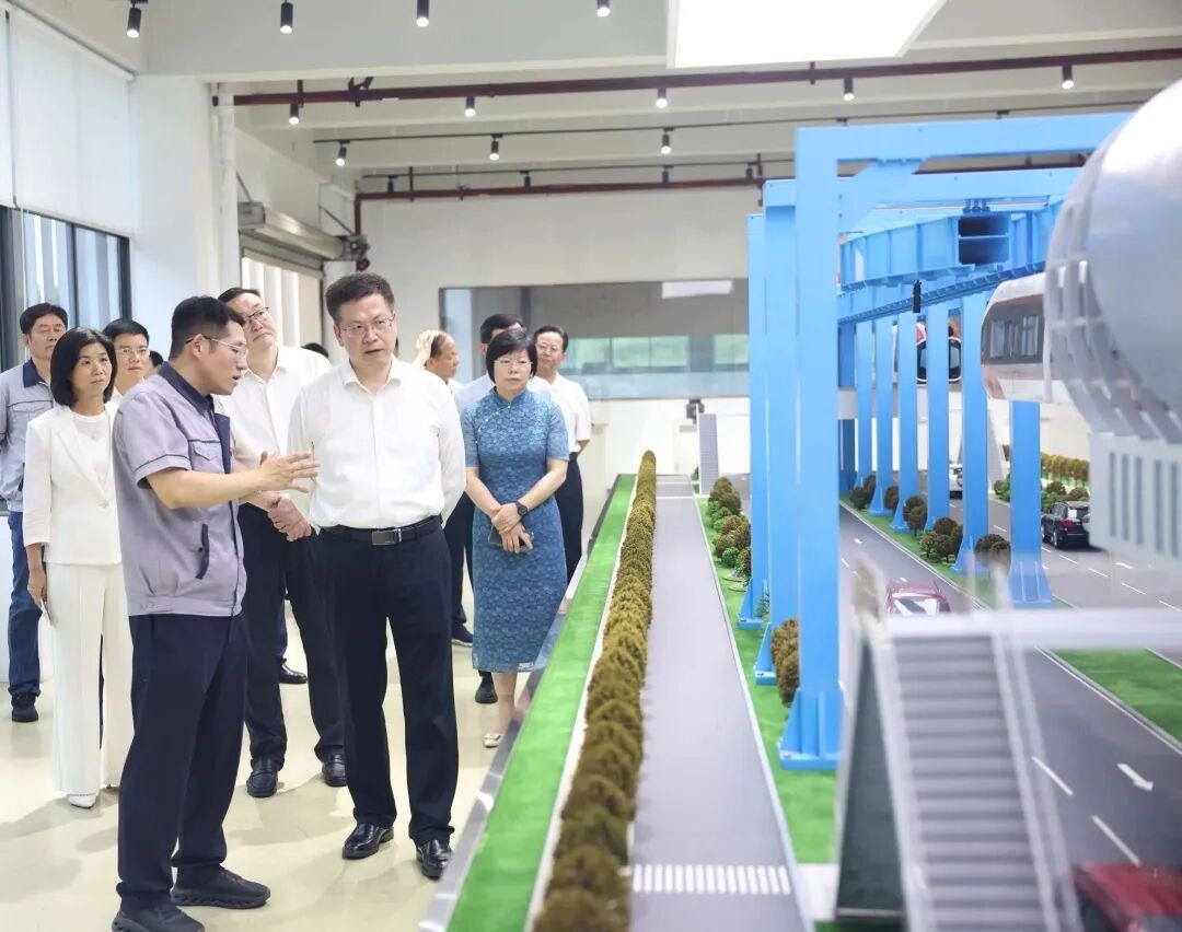 方光华在EBET易博·(中国集团)首页官网调研重点民营企业“一企一策”试点服务工作